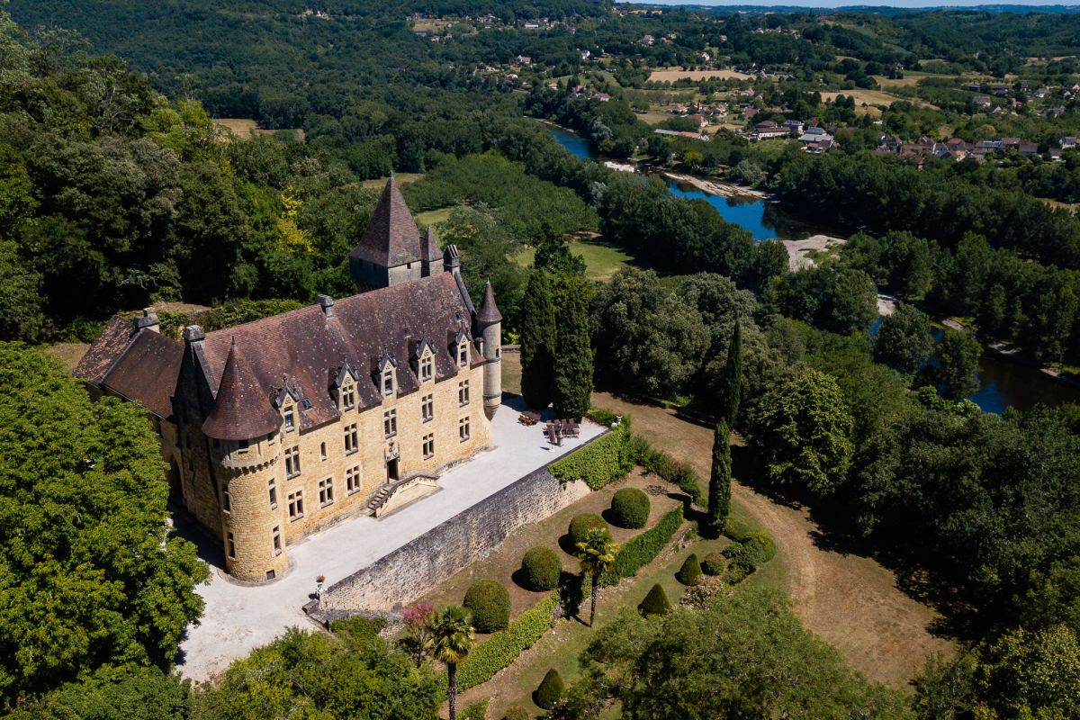 Chateau Rouffillac arial shot with beautiful landscape